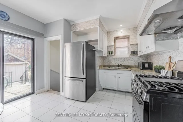 Additional image 9 of 1943 Dufferin St