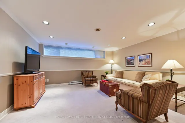 Additional image 21 of 20 Munhall Rd