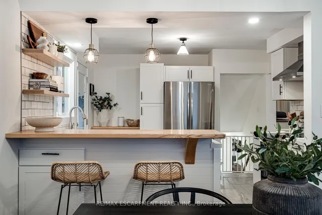 Additional image 21 of 157 LAURIER Ave