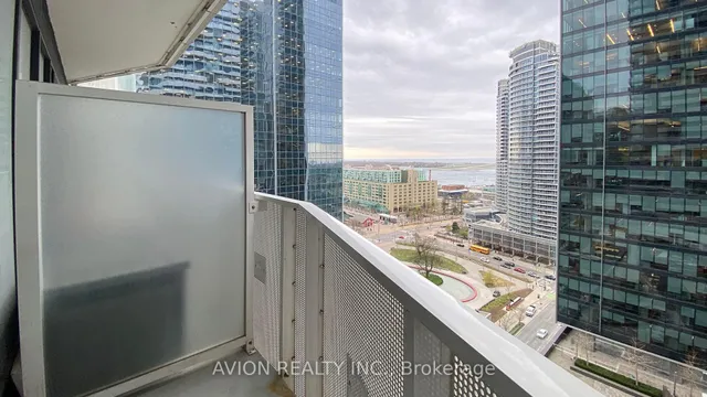 Additional image 16 of 88 Harbour St Unit Unit #1811