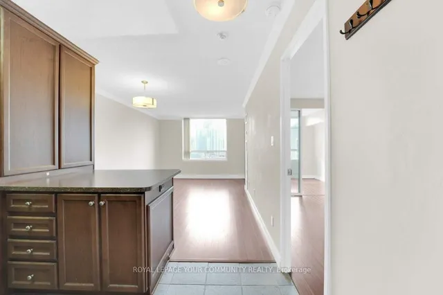 Additional image 11 of 633 Bay St Unit 2512