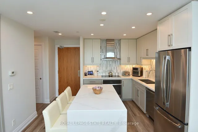Additional image 15 of 2025 Maria St Unit 1006