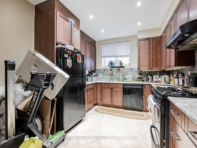 Additional image 29 of 32 Roberta Dr