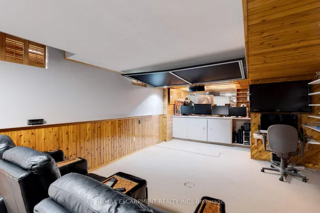 Additional image 27 of 2408 Paula Crt