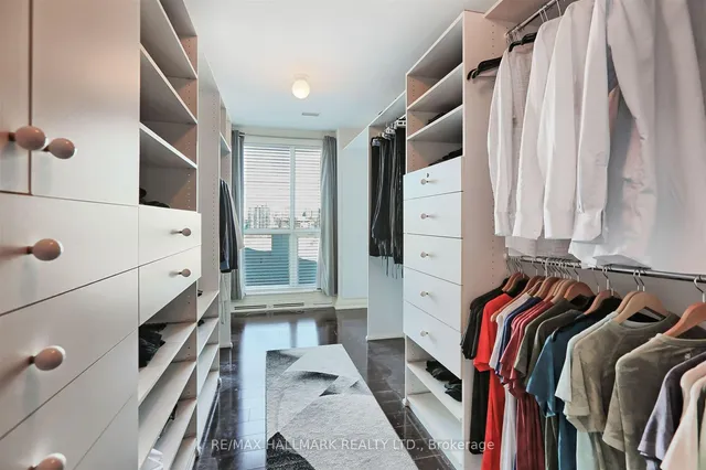 Additional image 33 of 38 Avenue Rd Unit 1201