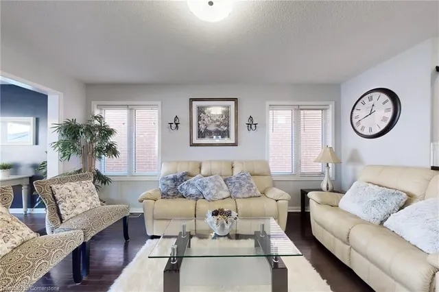 Additional image 5 of 125 Vanhorne Close