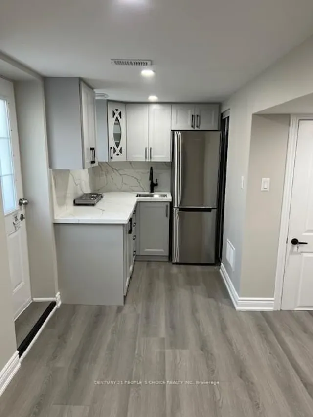 Additional image 32 of 58 Brookdale Cres