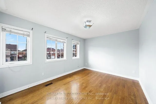 Additional image 28 of 49 Hollowgrove Blvd