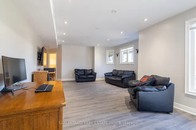 Additional image 15 of 11170 Menzies Crt