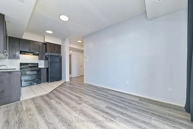 Additional image 23 of 50 Sky Harbour Dr Unit 411