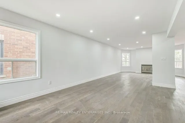 Additional image 13 of 36 Mapleshade Dr