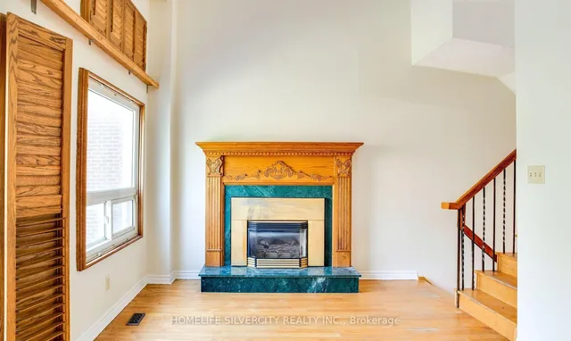 Additional image 12 of 54 Carnival Crt