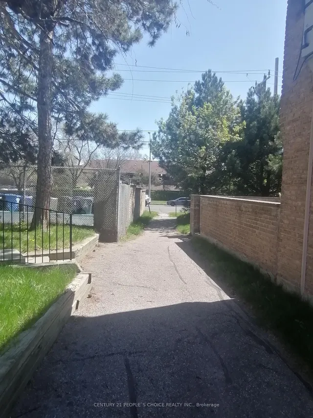 Additional image 3 of 17 Gosford Blvd Unit 9