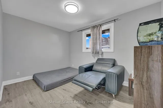 Additional image 22 of 42 Tupper Cres