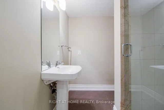 Additional image 42 of 2916 Bayview Ave