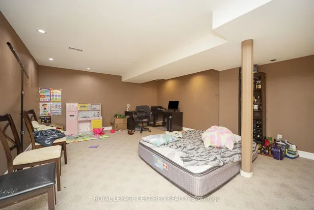 Additional image 40 of 12 Sunnybrook Cres