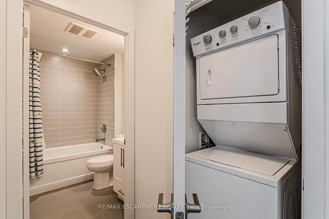 Additional image 10 of 2093 Fairview St Unit 809