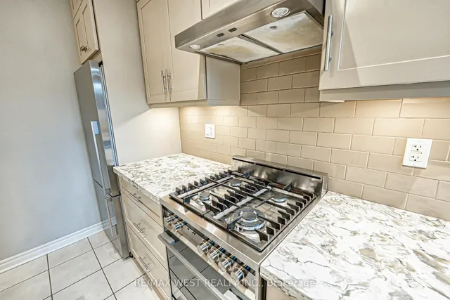 Additional image 17 of 712 Gladstone Ave