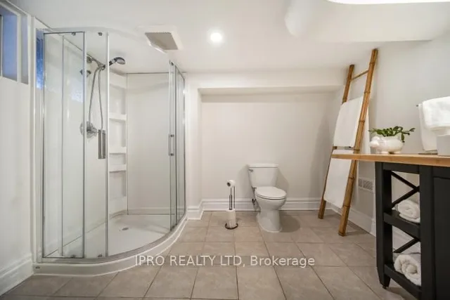 Additional image 37 of 146 Glencarry Ave