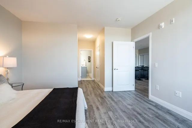 Additional image 13 of 1 Redfern Ave Unit 441