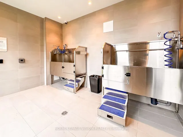 Additional image 27 of 30 Inn on the park Dr Unit 2404