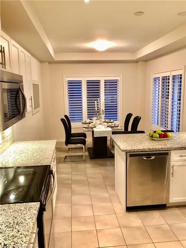 Additional image 6 of 92 Sonoma Valley Cres