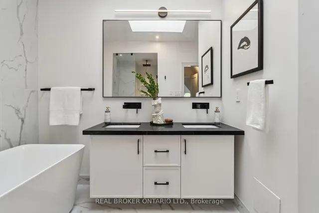 Additional image 26 of 300 Avenue Rd Unit 4