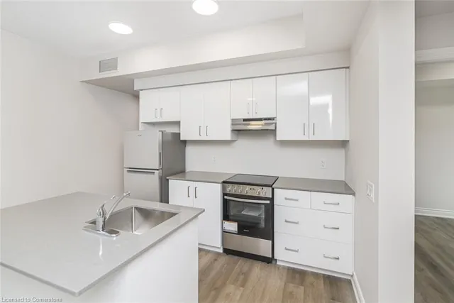 Additional image 15 of 261 King St Unit 3D