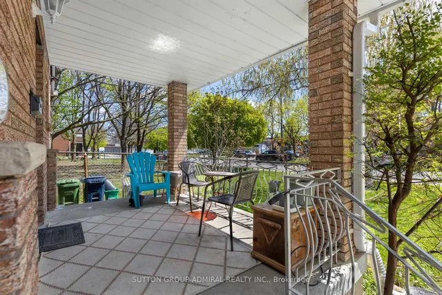 Additional image 3 of 1052 Glengrove Ave