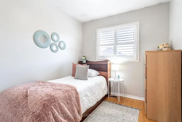 Additional image 12 of 96 Lake Louise Dr