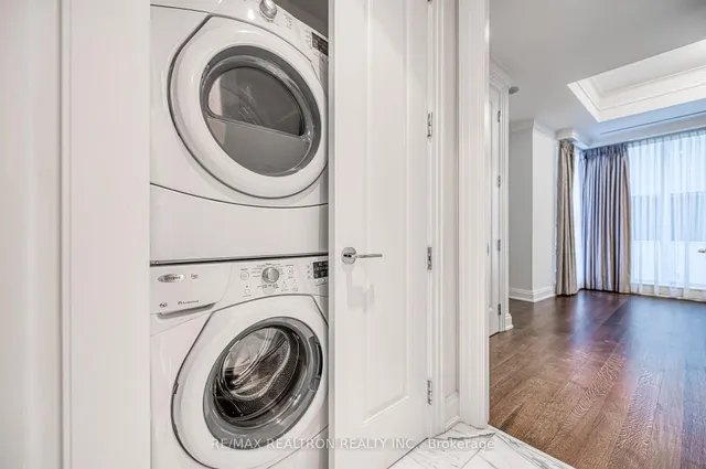 Additional image 32 of 206 Bloor St Unit 801