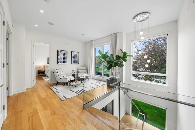 Additional image 18 of 20 Moorehill Dr