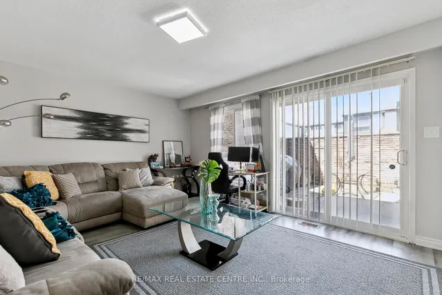 Additional image 8 of 2 Dailing Gate Unit 56