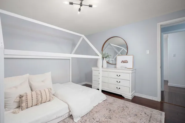 Additional image 31 of 2375 Parkway Dr