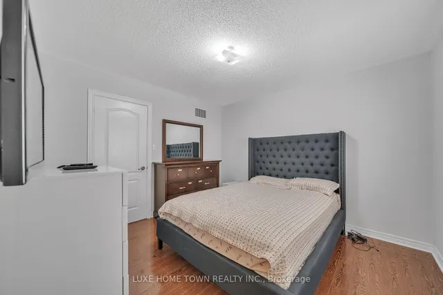 Additional image 30 of 26 Bluffwood Cres Cres