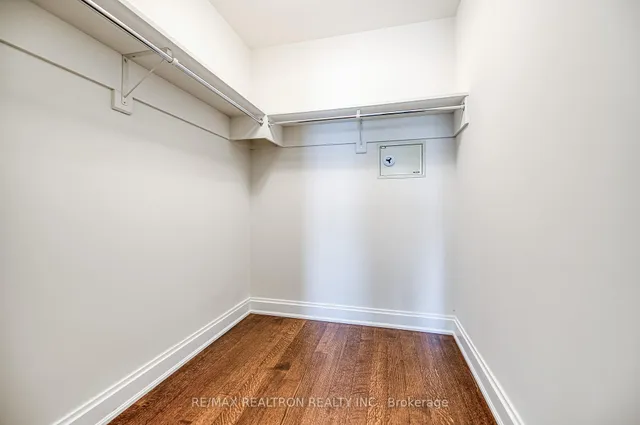 Additional image 38 of 206 Bloor St Unit 801