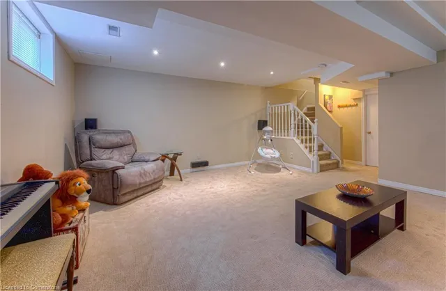 Additional image 25 of 17 Rosemount Dr