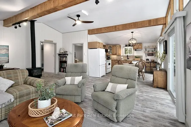 Additional image 15 of 64 Thompson Ave