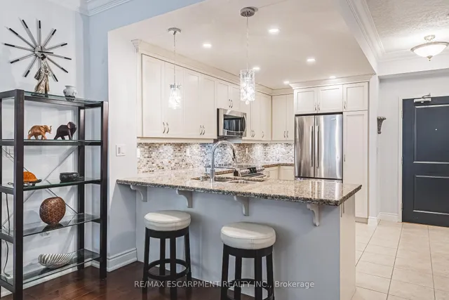 Additional image 15 of 125 Wilson St Unit 107