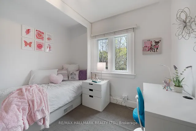 Additional image 27 of 176 Melrose Ave