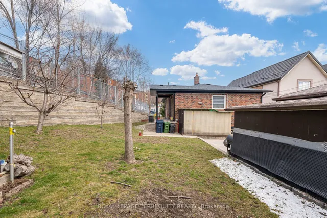 Additional image 33 of 532 Silverthorn Ave