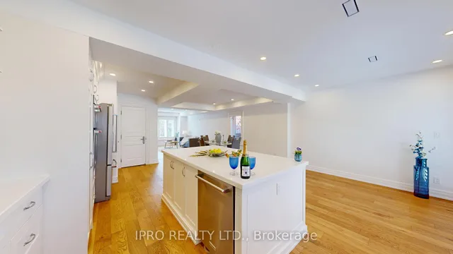 Additional image 16 of 98 Poyntz Ave