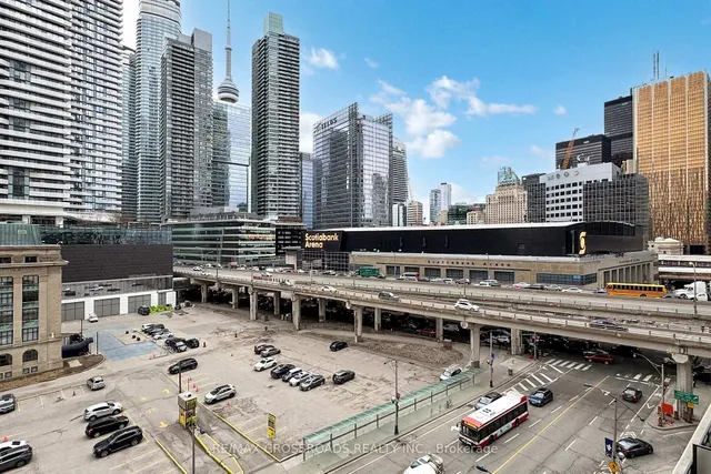 Additional image 17 of 33 Bay St Unit 813