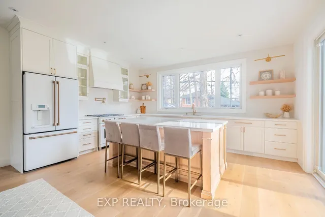 371 Rathburn Rd