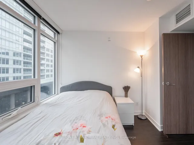 Additional image 15 of 19 Bathurst St Unit 706