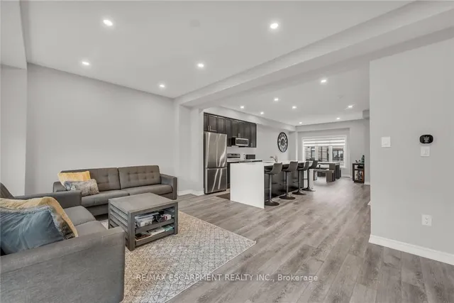 Additional image 21 of 187 Wilson St Unit 32