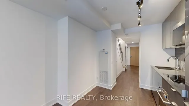 Additional image 11 of 7 Grenville St Unit 519