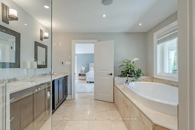 Additional image 27 of 246 Pomona Ave