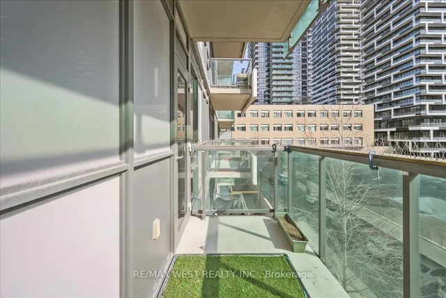 Additional image 13 of 70 Roehampton Ave Unit 314