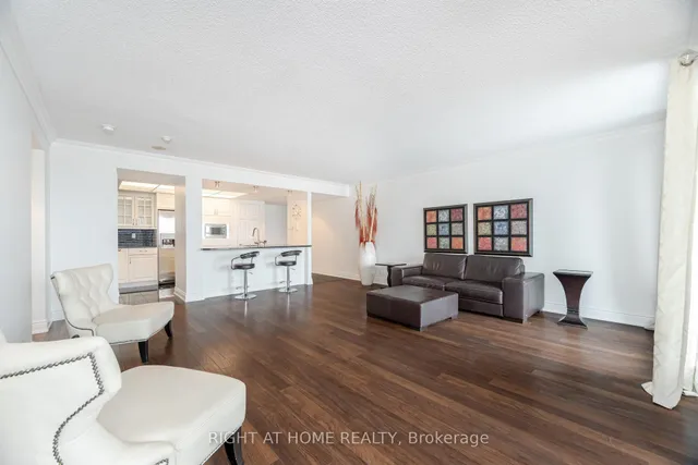 Additional image 16 of 77 Harbour Sq Unit 1812